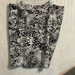 Calvin Klein Collection Black and White A-Line Skirt, Sz 20W